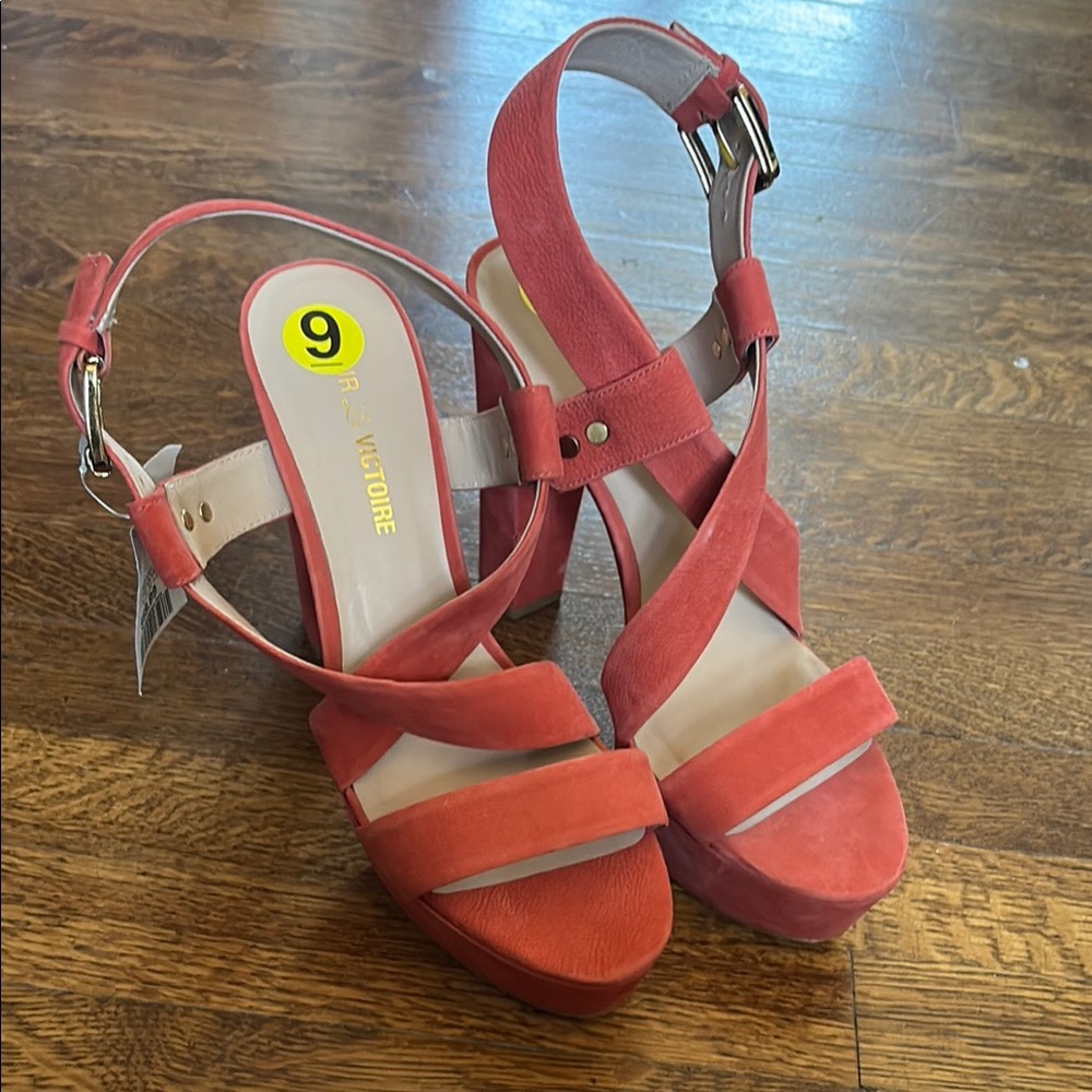 Pour Le Victoria Coral Platform Strappy Heels US 9